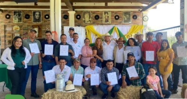 Nuevos técnicos certificados en inseminación artificial bovina en el departamento de El Paraíso